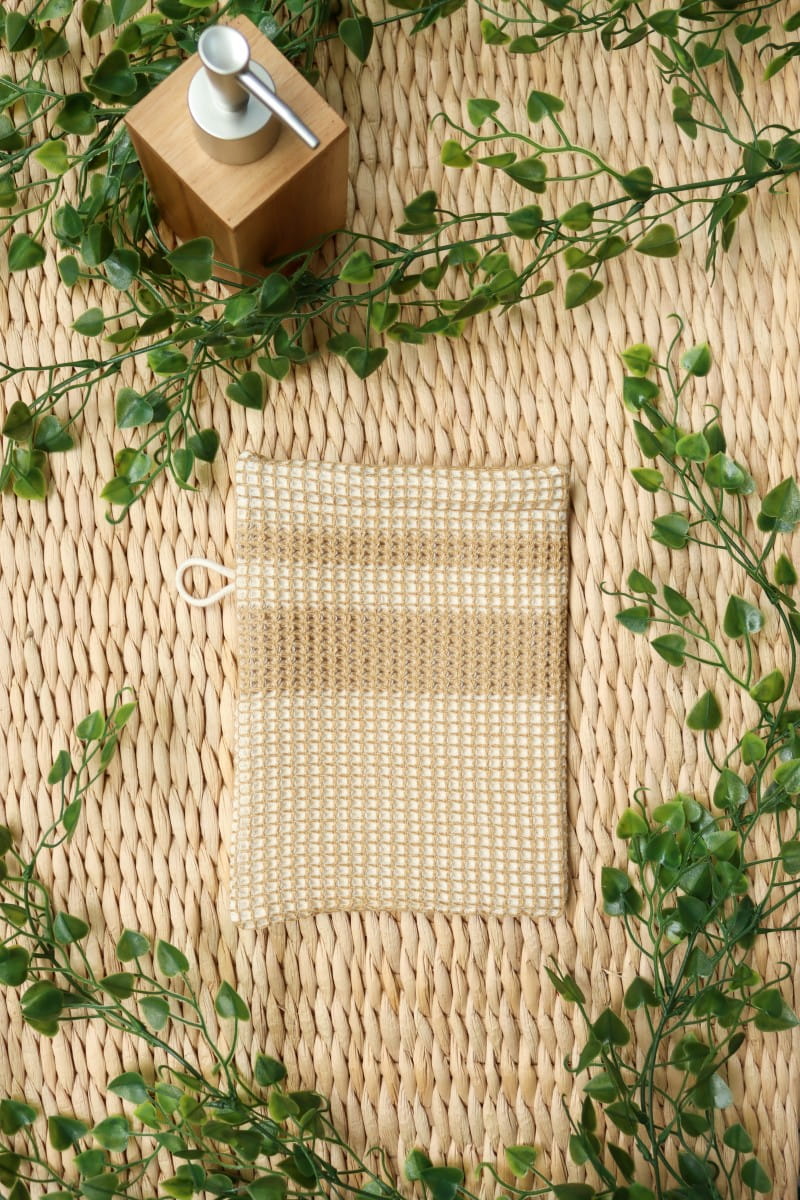 Gant de toilette nid d'abeille 21 x 15 cm – Image 3